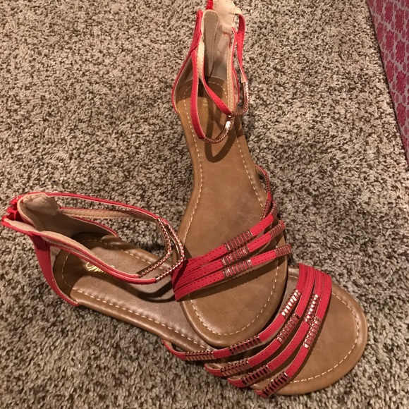 Sandals - Picture 4 of 4