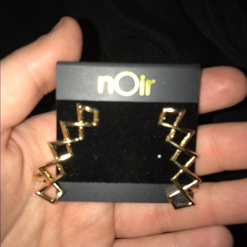 nOir Earrings