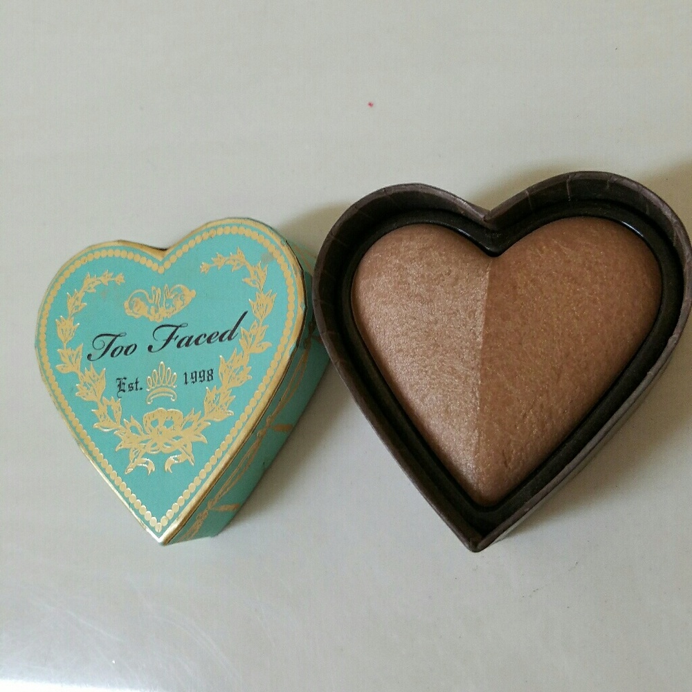 Too faced bronzer