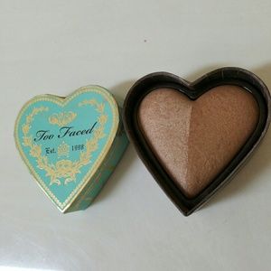 Too faced bronzer