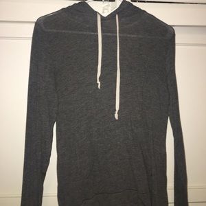 BRANDY MELVILLE GRAY TOP