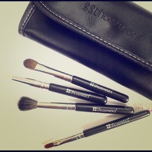 ✨Eye Essential To Go 4-pc. Brush Travel Set