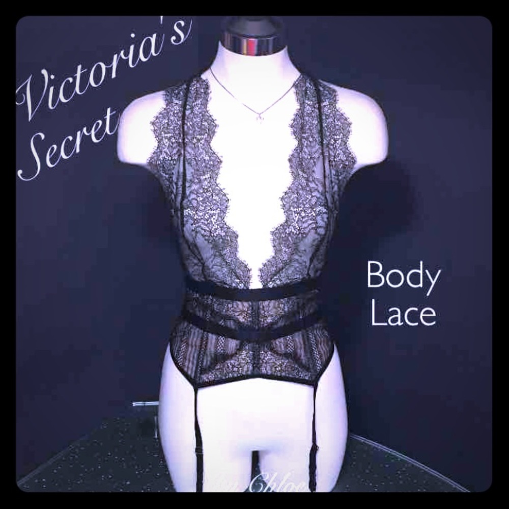 Victoria's Secret Body Lace garter slip M
