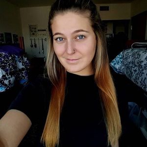 Meet your Posher, Hayley