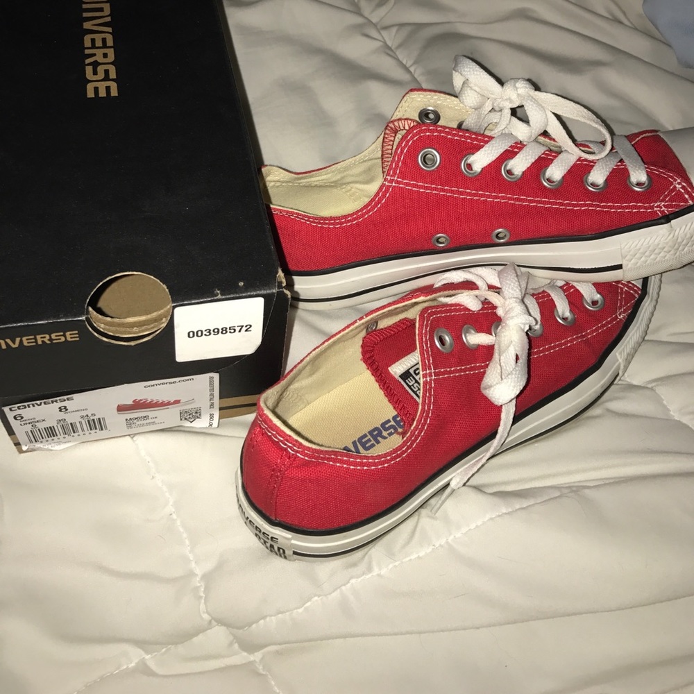 Red Converse NEW Size8