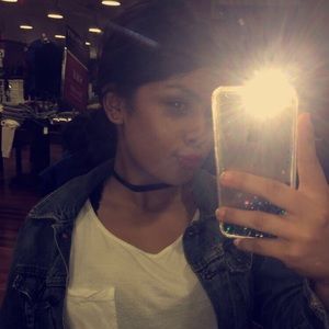 Meet your Posher, Isabel