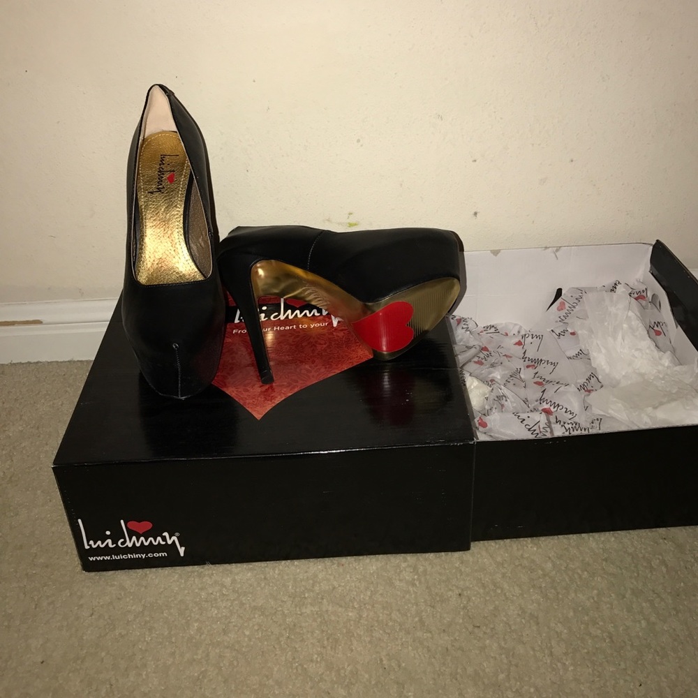 Luichiny Heart Black Pump