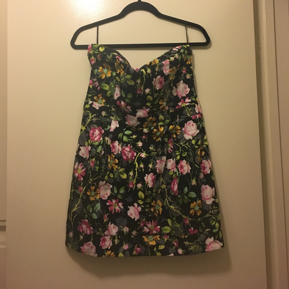 Strapless dress