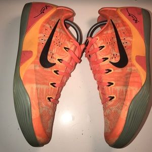 Size 8 Peach Mango Kobe 9