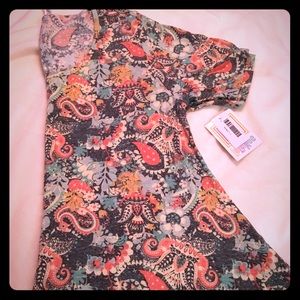 LuLaRoe Large Perfect T