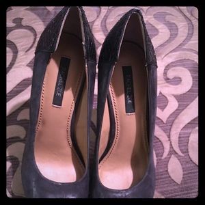 Rachel Zoe black pumps