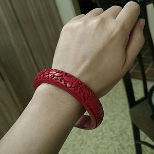 ORIENTAL VINTAGE CINNABAR BANGLE