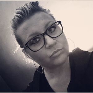 Meet your Posher, Dee