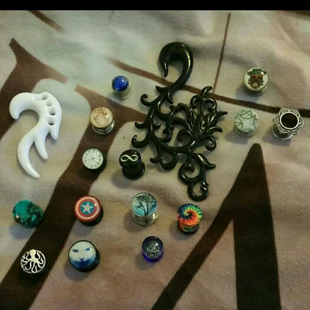Ear wear, size 00g
