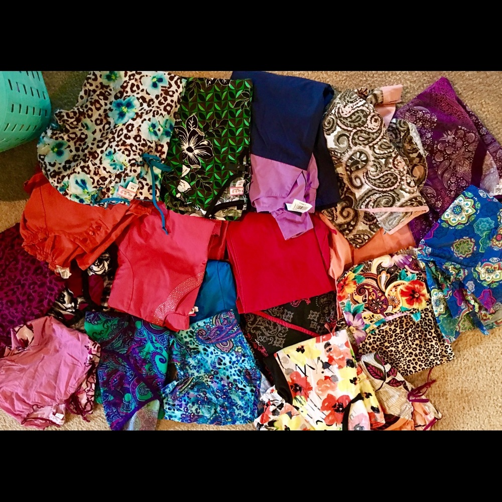 Women's scrubs