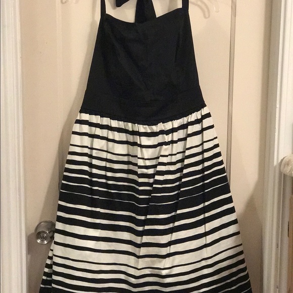 Blk&Wht Party Halter dress. - Picture 2 of 4