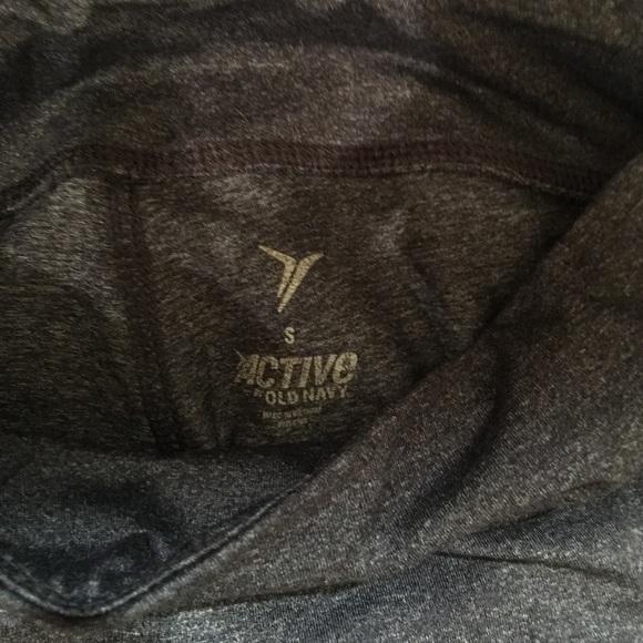 2 pair of compression Capri length leggings - Picture 2 of 2