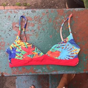 Reversible bikini top
