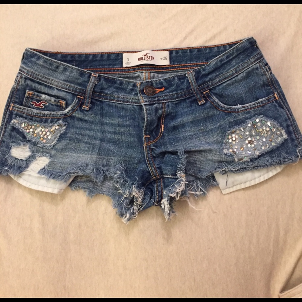 💎Distressed Hollister jeweled jean shorts💎