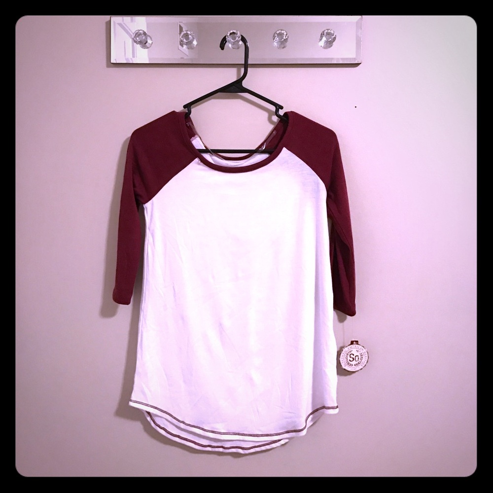NWT SO maroon baseball tee