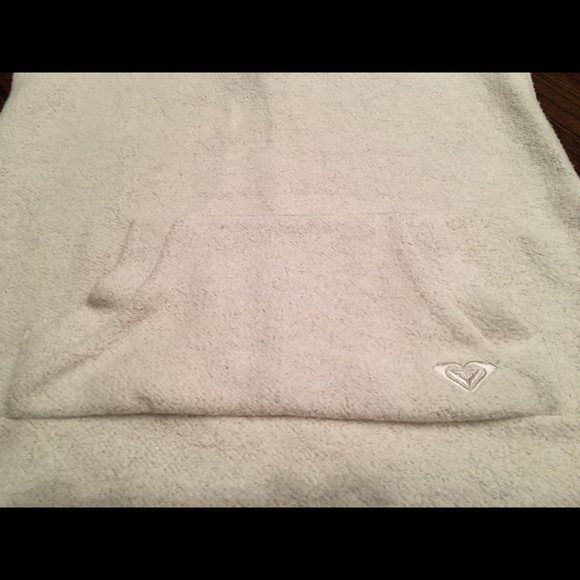 NWOT: ROXY V-neck Hoodie - Picture 3 of 4
