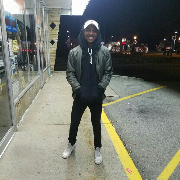 Meet your Posher, Aaron - Picture 1 of 1