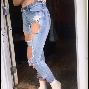 Ripped/damaged light wash boyfriend jean