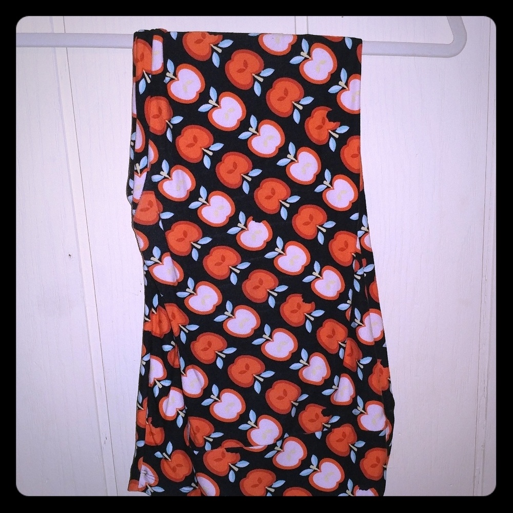 Lularoe TC Apple leggings