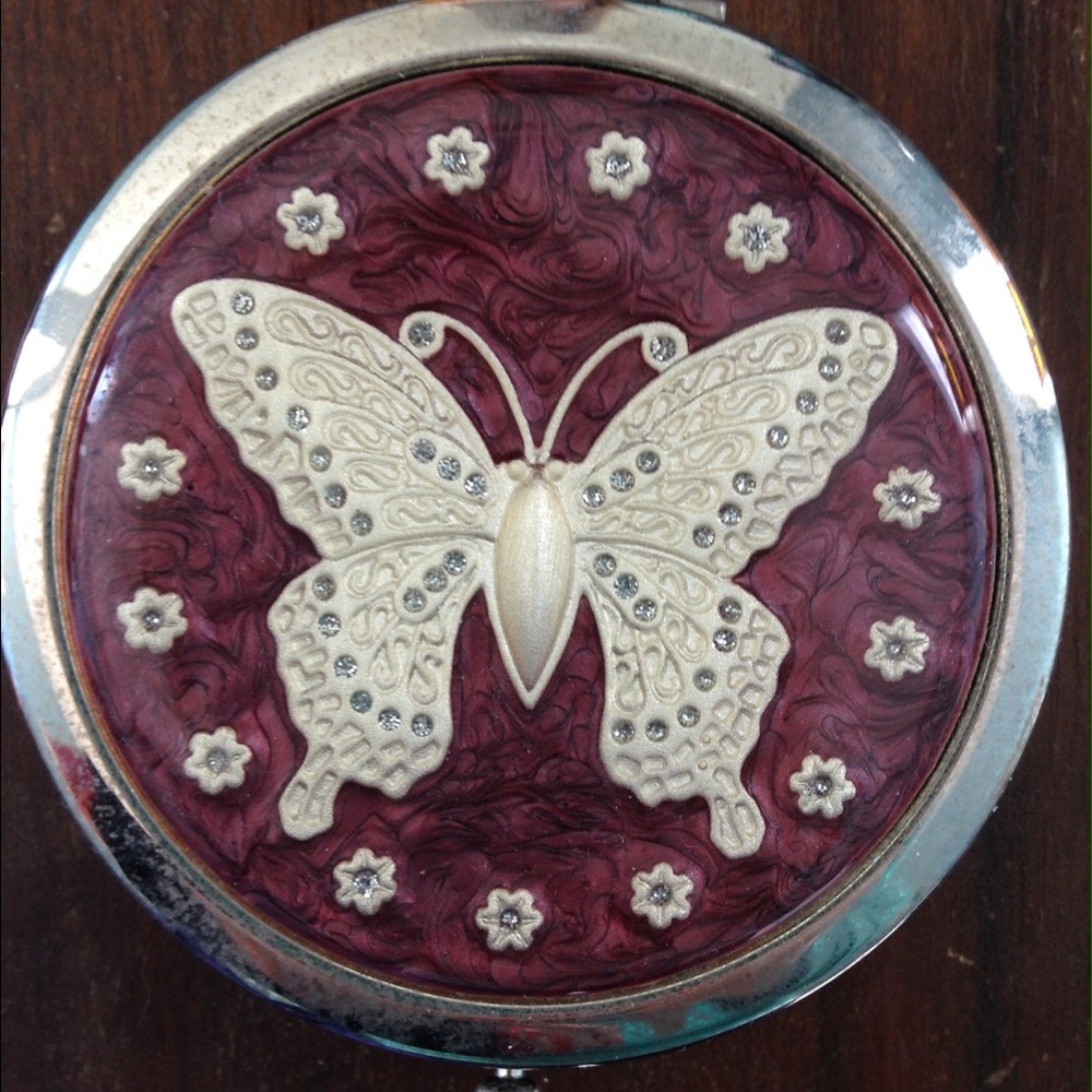Opal & Pearlescent mirror compact