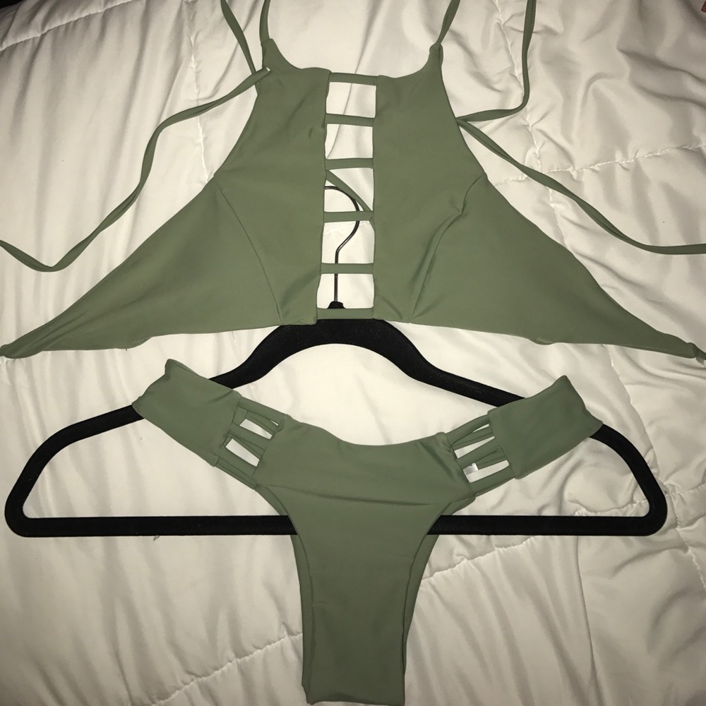 Green Bikini, edged. Size Small