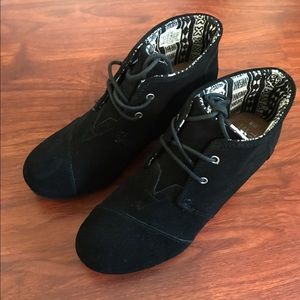 Toms suede desert wedges