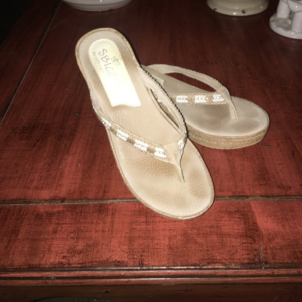 Ladies wedge sandals