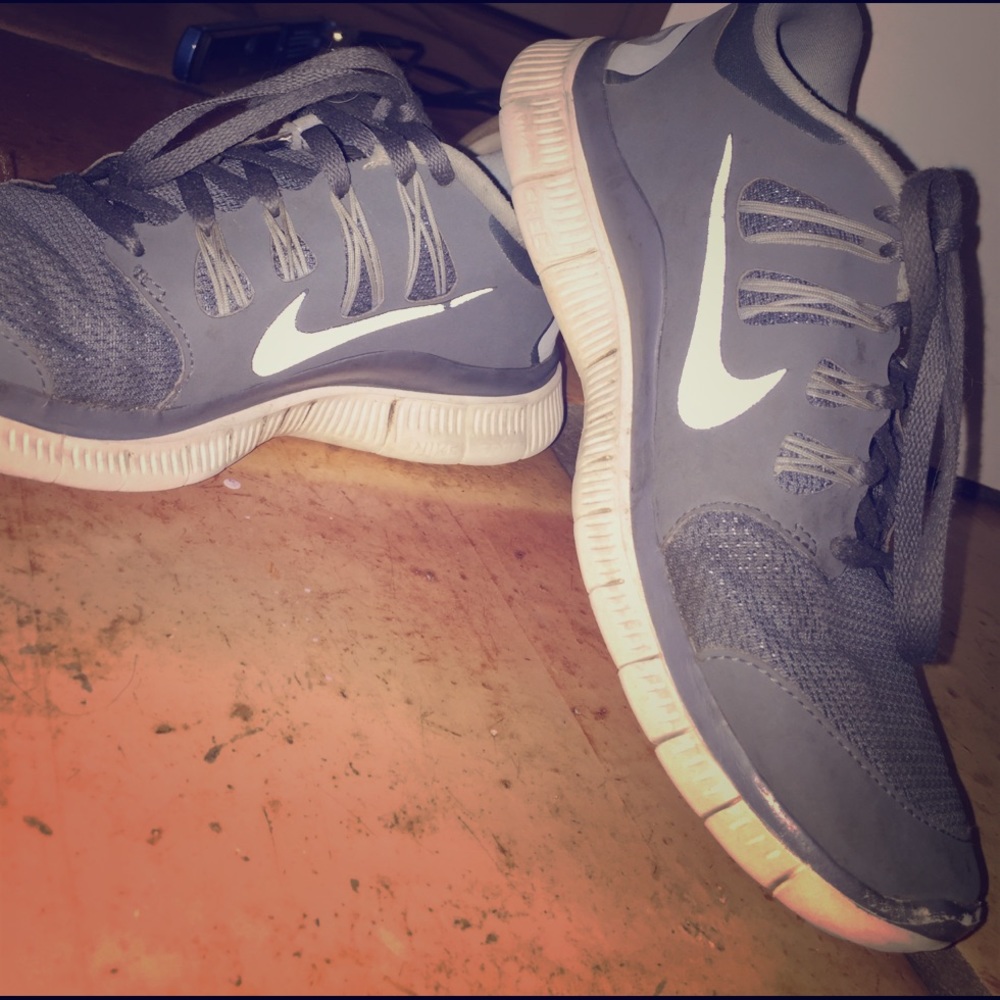 Grey Nike free runs