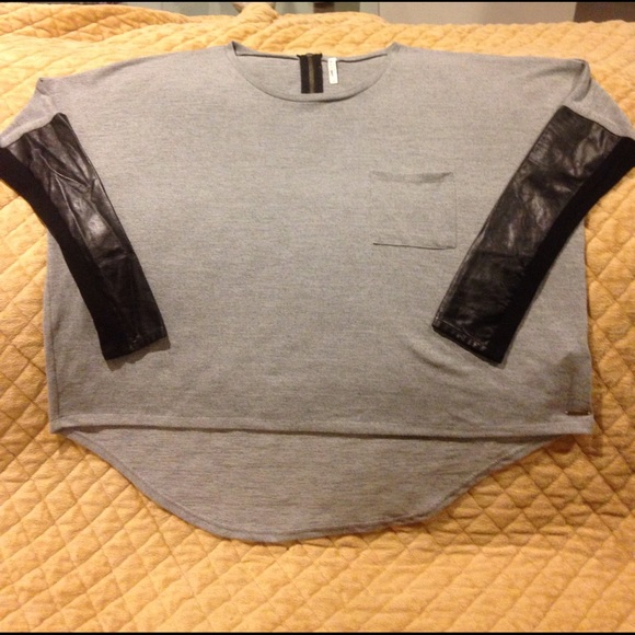 Lamb & Flag Slouchy Hi Low Crop Top - Picture 1 of 5