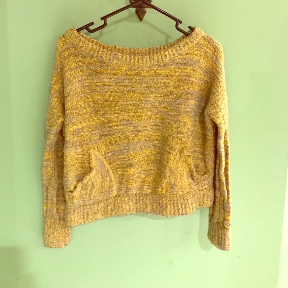 ✨FREE PEOPLE MUSTARD SWEATER✨