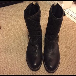 Black motorcycle boots