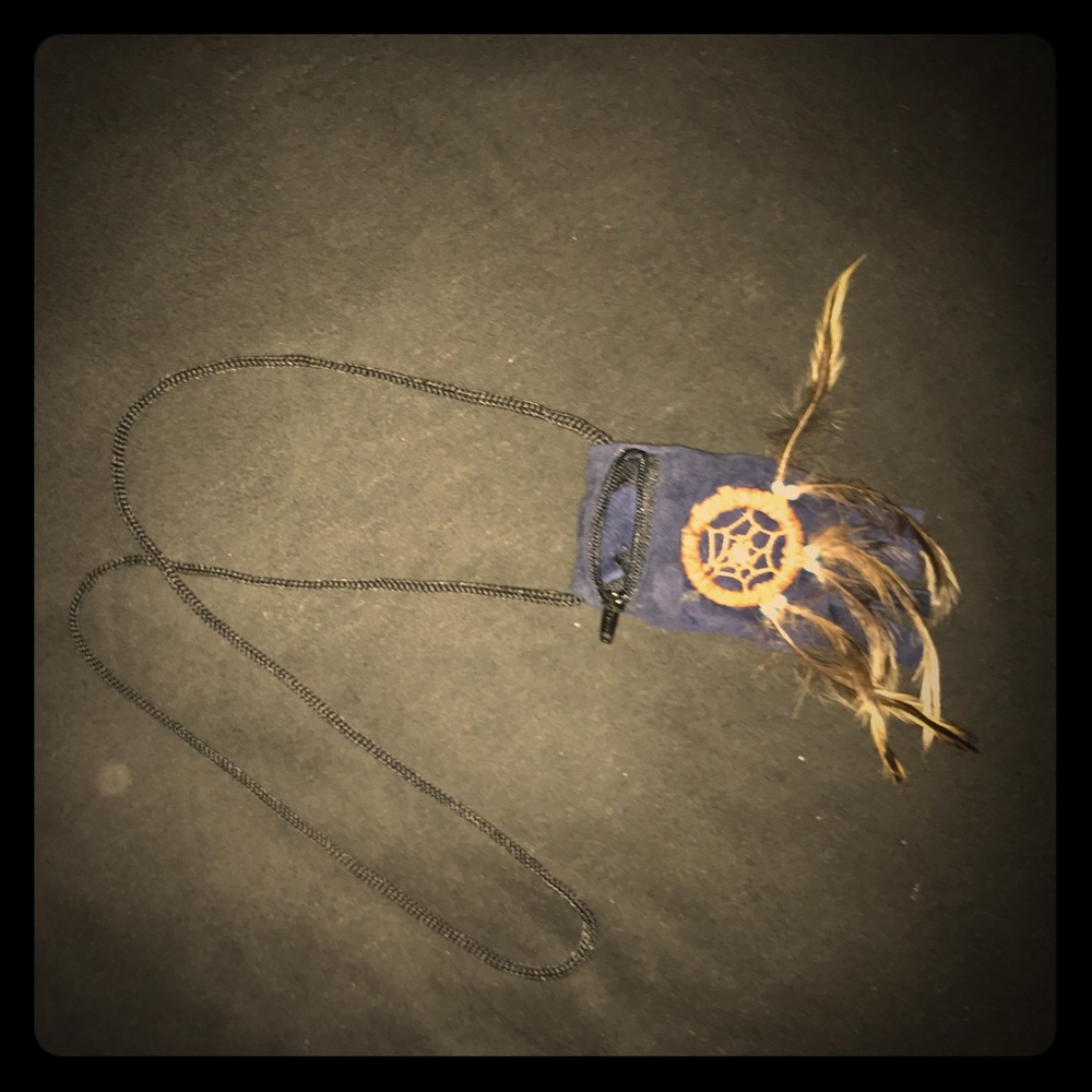 Necklace pouch