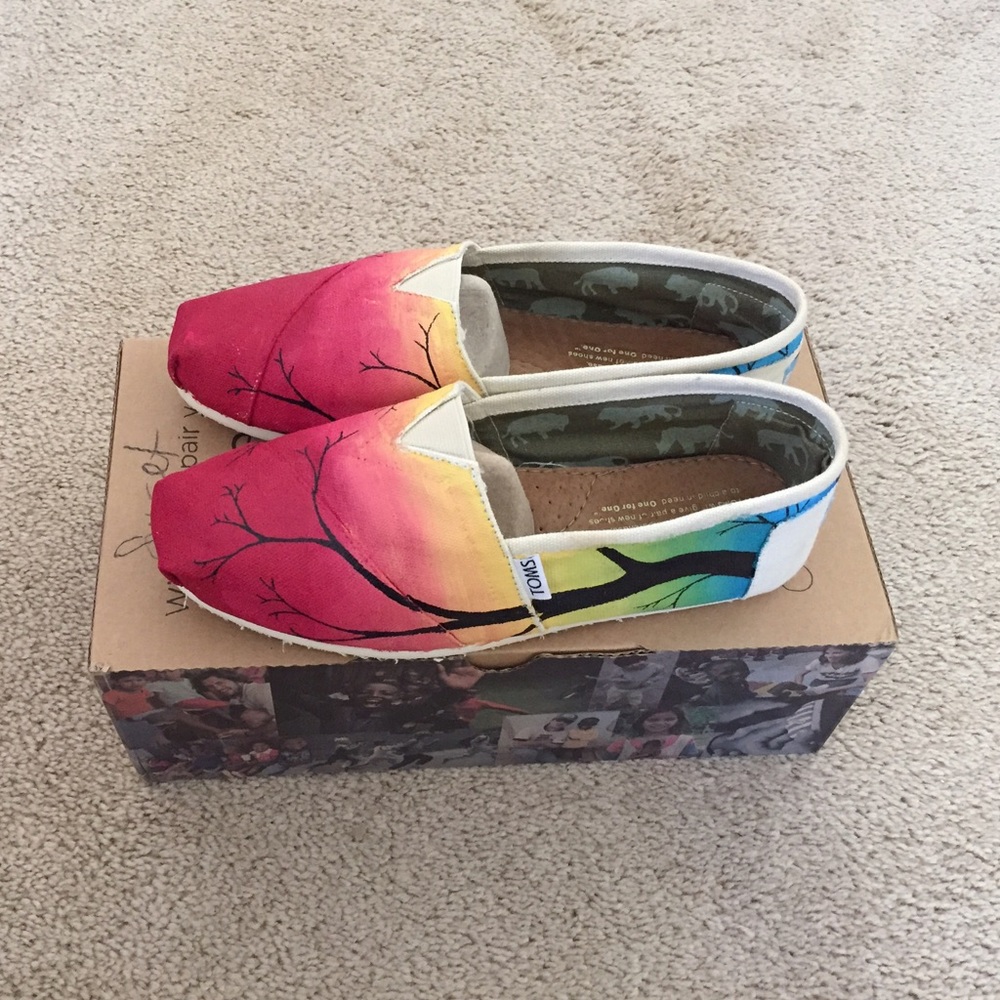 TOMS "Sunset" Shoes - Picture 3 of 4