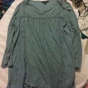 Quarter sleeve blue shirt