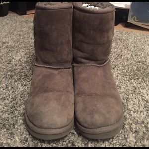 Grey UGG's size 10