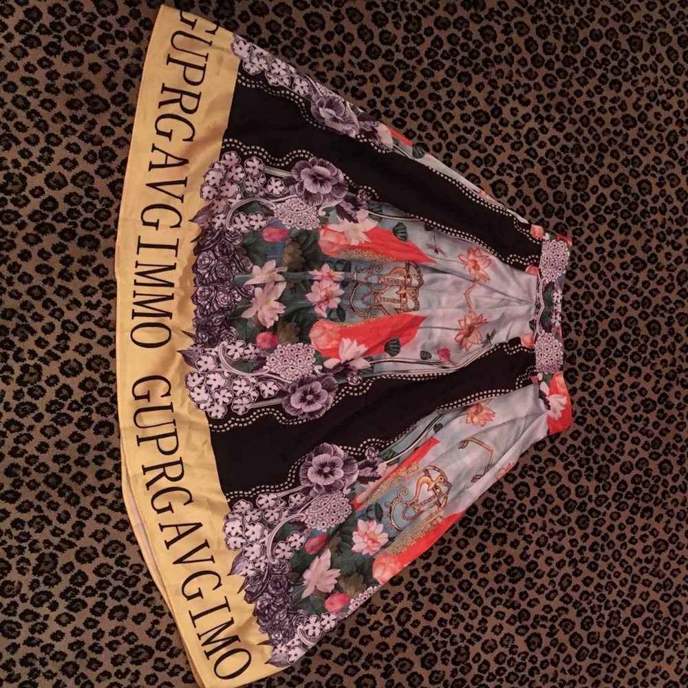 A very cute never worn skirt