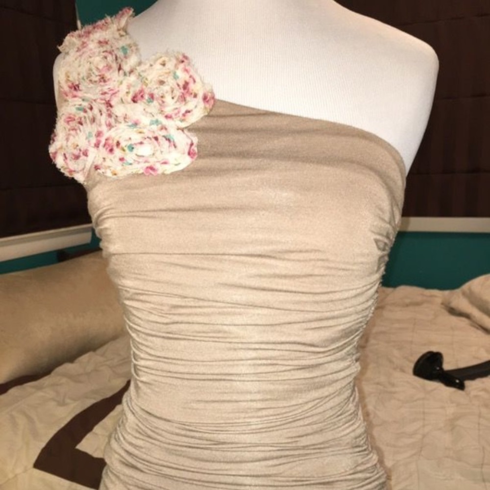 .:*SALE*:.  Vintage One Shoulder