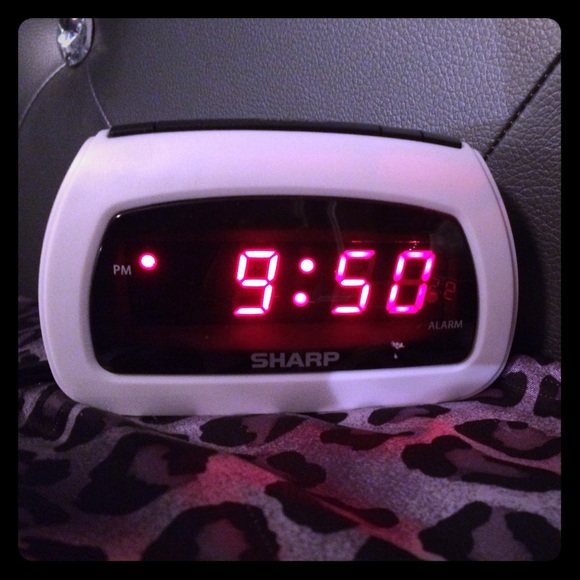 Alarm clock - Picture 1 of 1