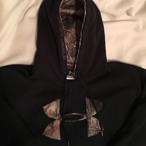 Under Armour sweatshirt