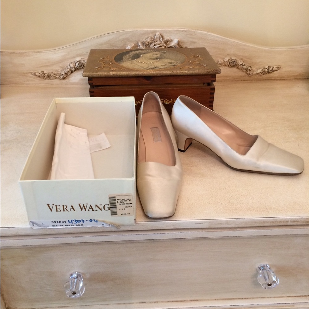 Vera Wang woman's shoes