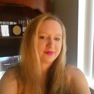 Meet your Posher, Elesia