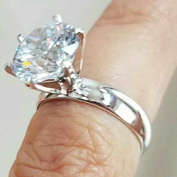 14k Solid Real white gold Engagement ring - Picture 3 of 8