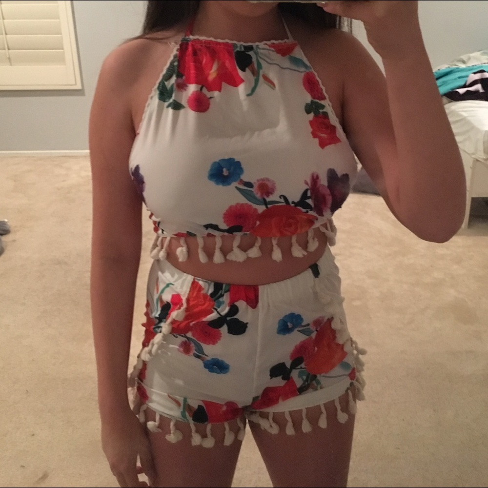 Two piece set - Picture 2 of 2
