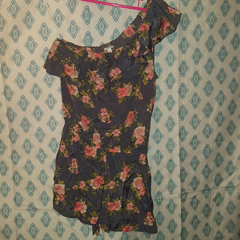 NWOT 1 sleeve floral romper