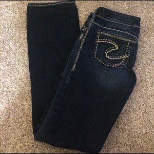 ⚡️SALE⚡️SILVER JEANS Aiko Bootcut Dark Wash Jeans